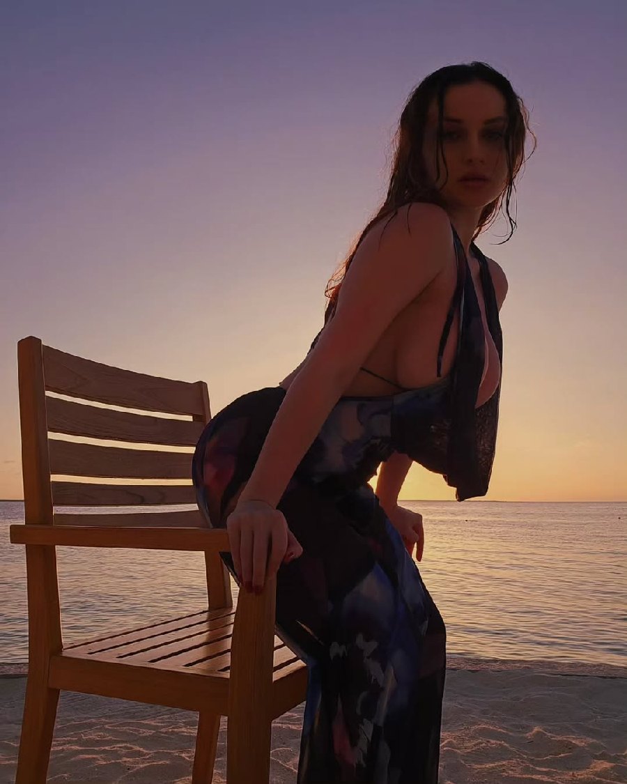 Sexy girl Miranda Faith nude in Da Nang