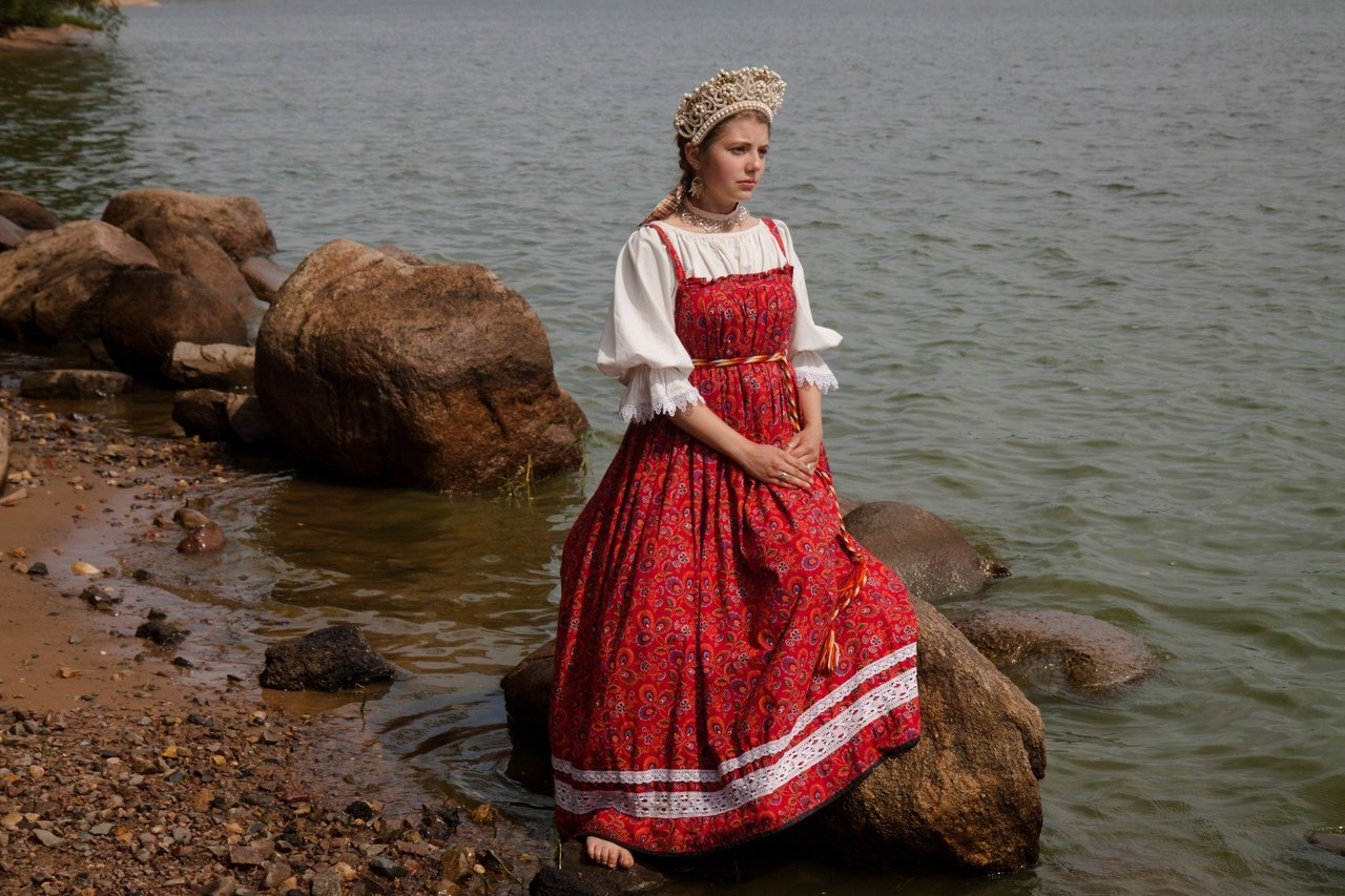 Women in Slavic costumes in Da Nang