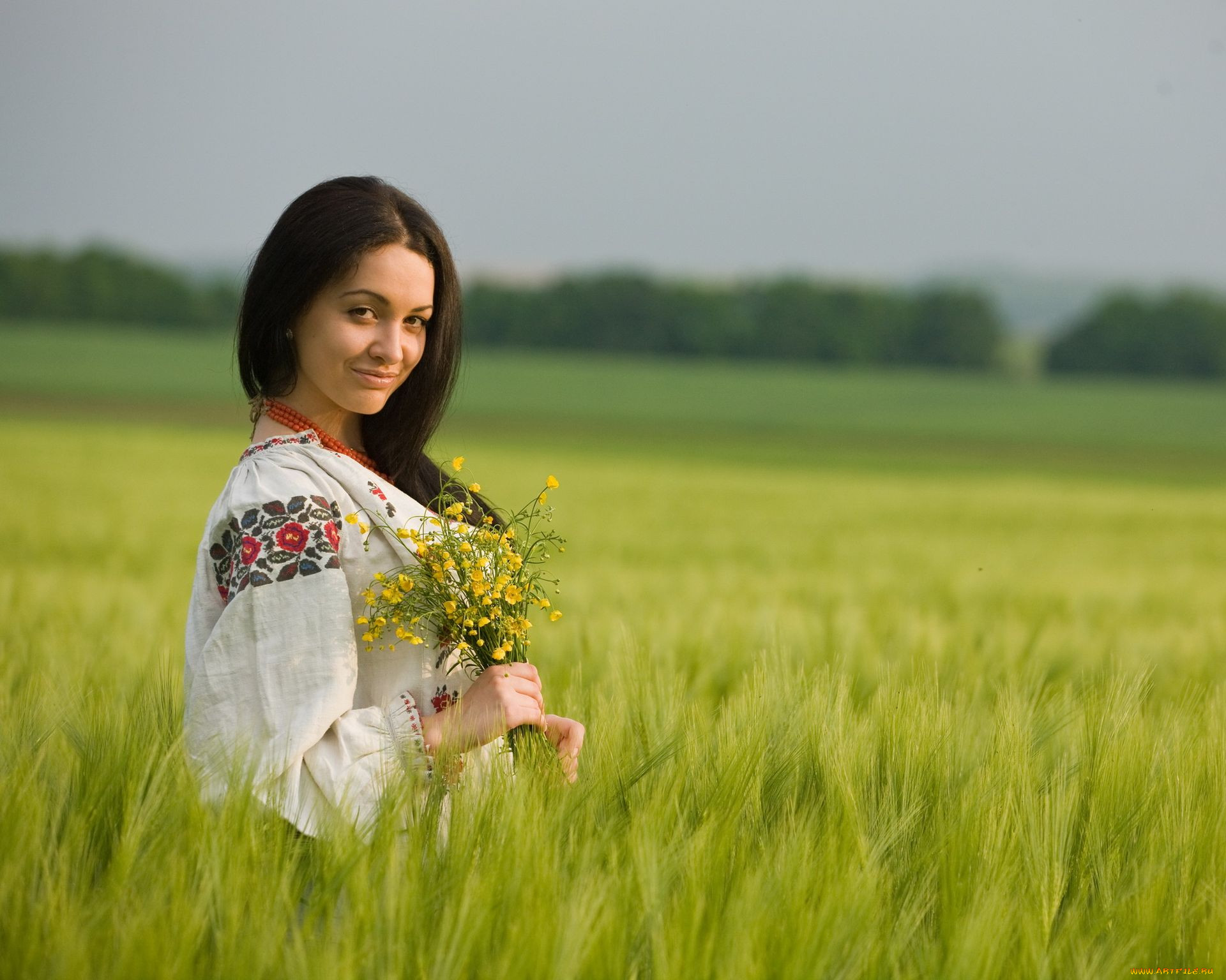 Women in Slavic costumes in Da Nang