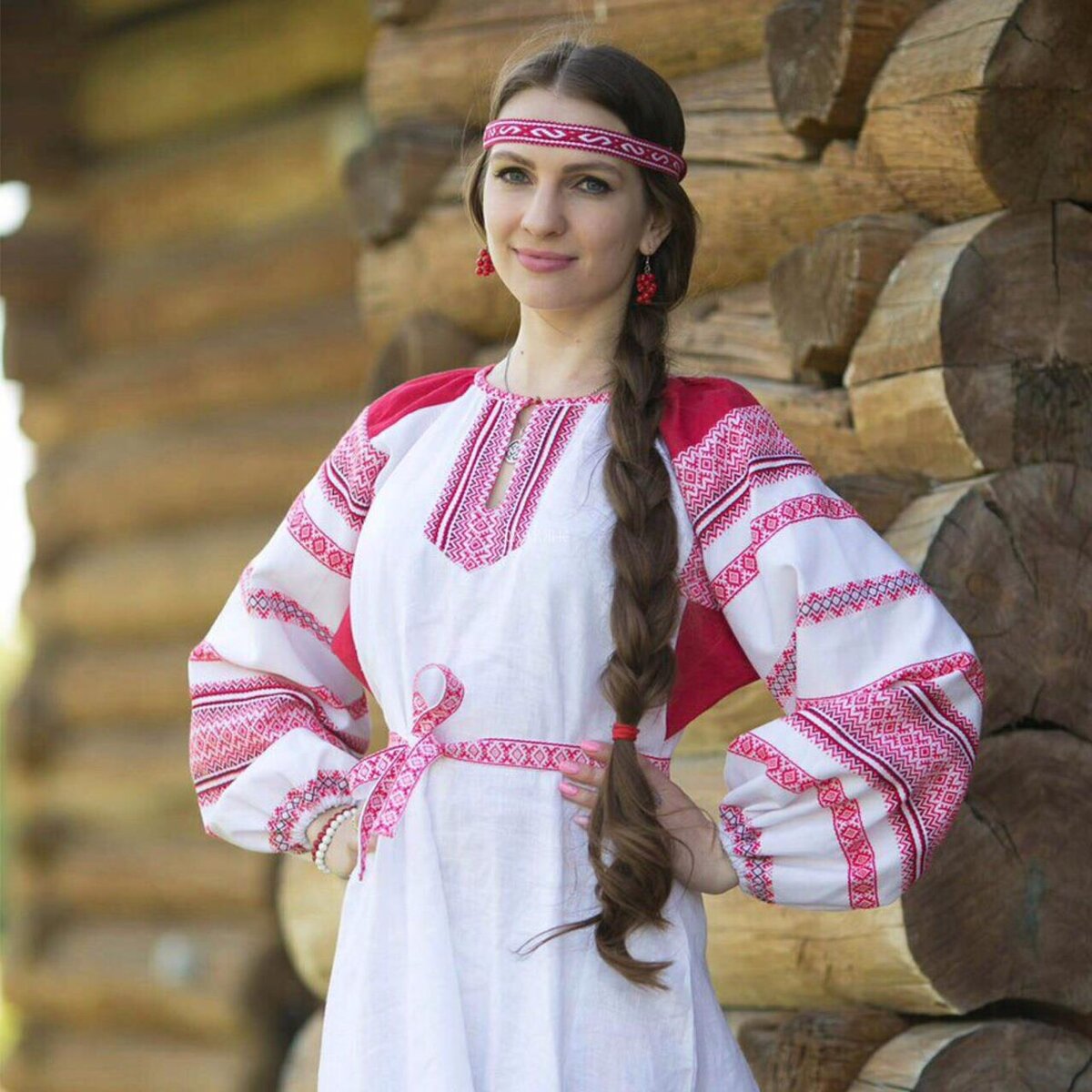 Girls in Slavic costumes in Da Nang