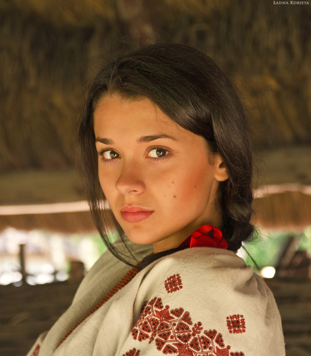 Girls in Slavic costumes in Da Nang